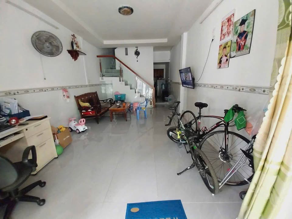 Nhà 1 Lầu 2PN Hóc Môn - Gần Chợ Ông Trác, Sổ Hồng Riêng