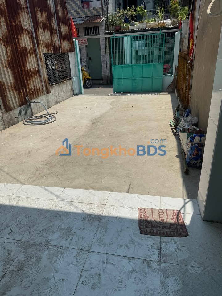 Nhà Cấp 4 Tân Chánh Hiệp Q12 - 100m² Sân Rộng, Giá 6 Triệu/Tháng
