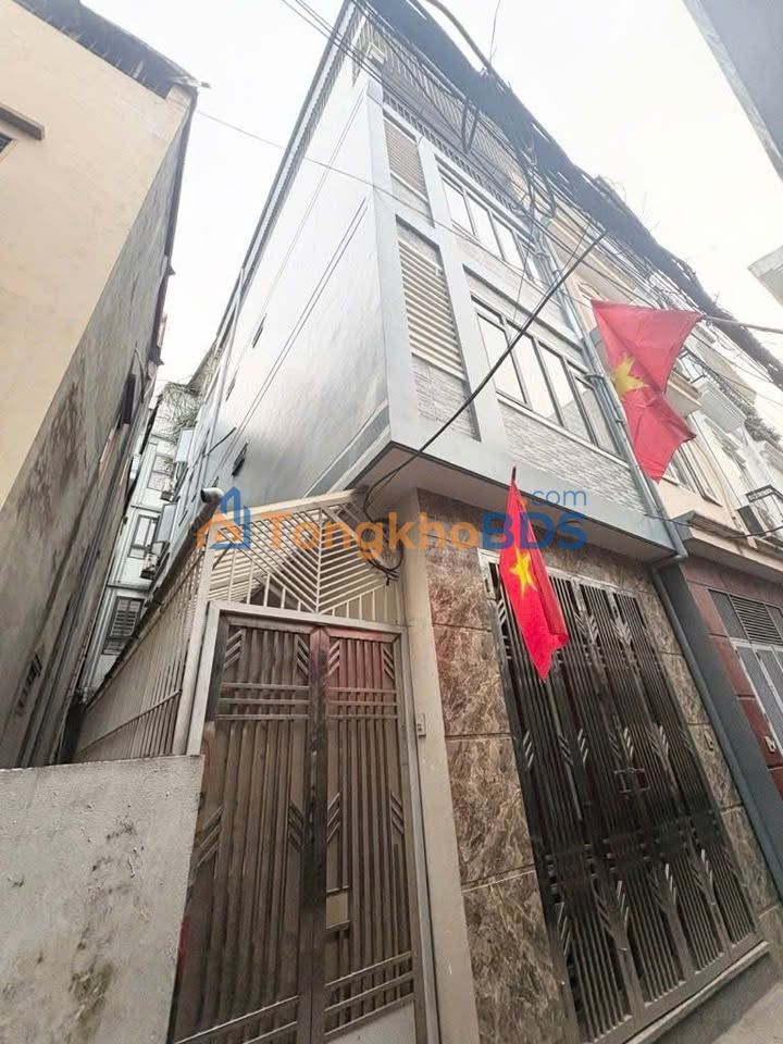 Nhà Phố Ngô Gia Tự Long Biên 40m² 5 Tầng 6PN - Giá 7 Tỷ Hiếm Có