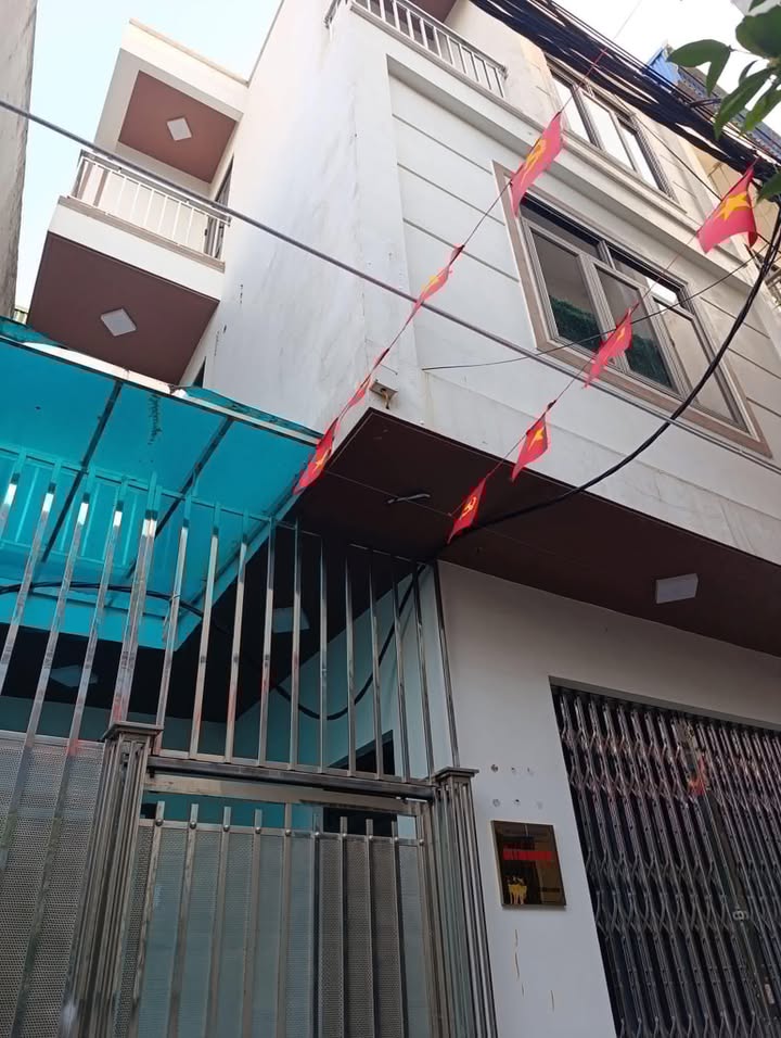 Nhà Nguyên Căn 4 Ngủ Ngõ 24 Tô Hiến Thành, Nam Định - Giá 6 Triệu/Tháng