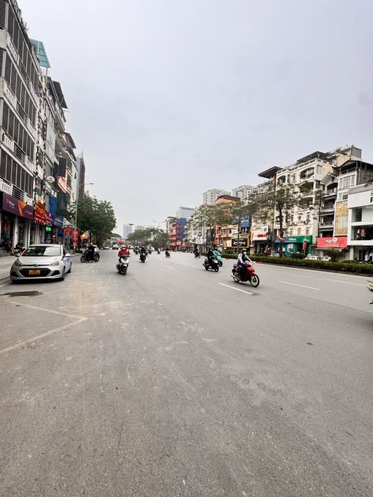 Nhà Mặt Phố Khâm Thiên 105m², 7 Tầng, Dòng Tiền 1.2 Tỷ/Năm - Giá 55 Tỷ