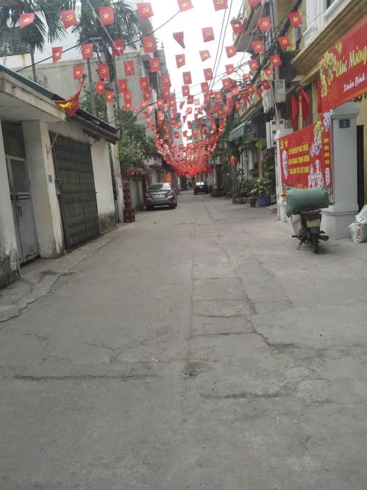 Nhà 48m² Lĩnh Nam, Hoàng Mai - 4 Tầng, Ngõ Thông, Ô Tô Đỗ Cửa