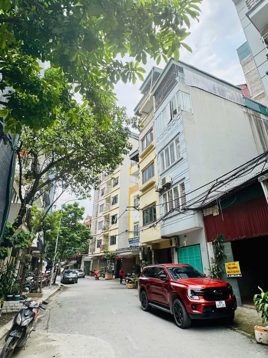 Nhà 5 tầng Yên Xá - 32m² - Kinh doanh đỉnh, ô tô tránh - 10 tỷ