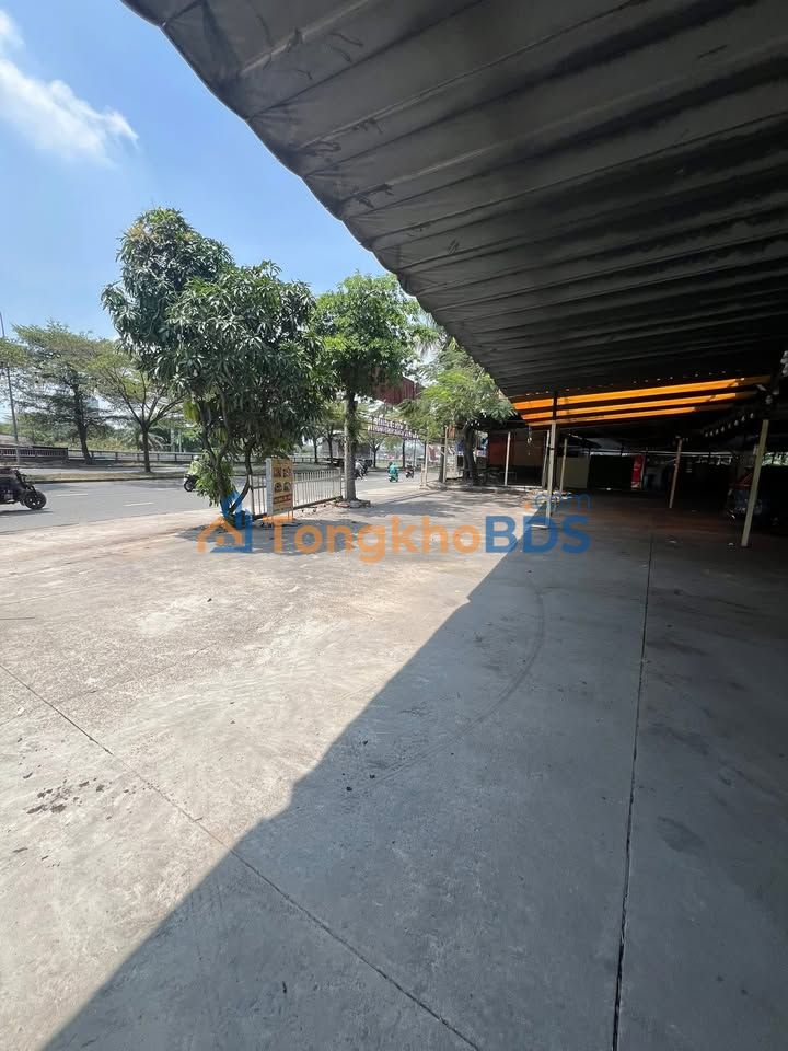 Cho Thuê Mặt Bằng 1500m² MT Nguyễn Văn Linh, Quận 7 - Giá 150 Triệu