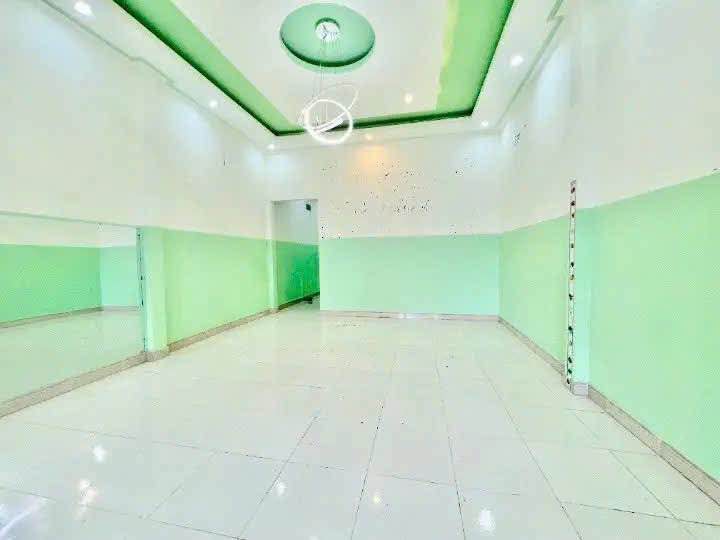 Nhà Nguyên Căn Mặt Tiền Lam Sơn, Bảo Lộc - 2PN, Sẵn Sàng Đón Gia Đình