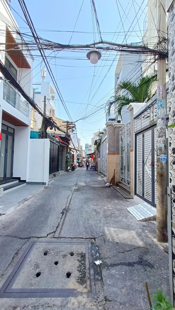 Nhà Riêng Quận 4, 25m², 3.5 Tỷ - Sổ Hồng Riêng, Sẵn Sàng Vào Ở