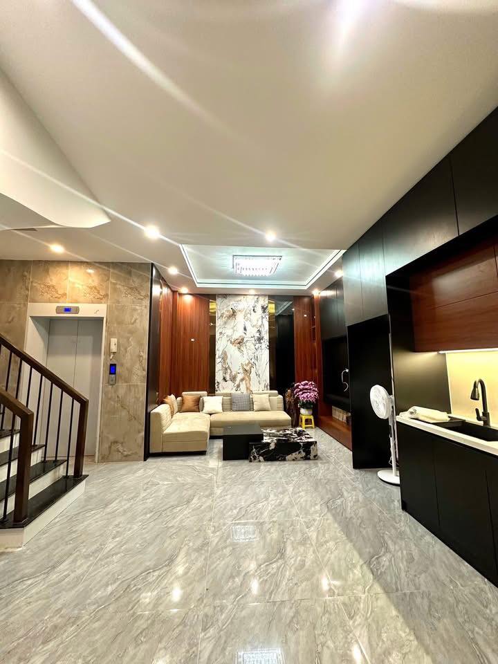 Nhà 41m² Full Nội Thất, 5 Tầng, Sổ Đỏ Chính Chủ - Long Biên