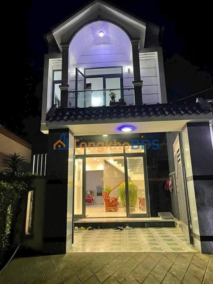 Nhà 2 Mê 168m² Sổ Tay Giá 8xx Triệu - Dĩ An, Bình Dương