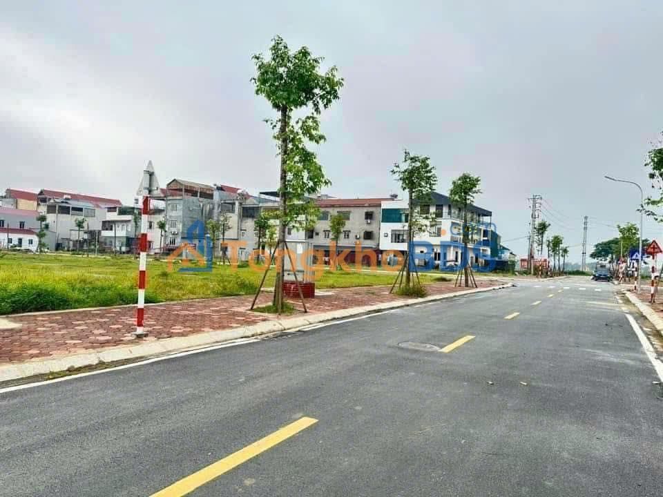 Đất nền Ba Vì 228m² - Lô góc 3 mặt tiền, view vườn hoa, Quốc lộ 32