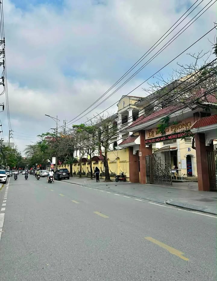 Nhà Phố Tô Đức Thắng, Nam Định - 65m², 3 Tầng, Giá 3.15 Tỷ - Sẵn Sàng Dọn Vào Ở Ngay