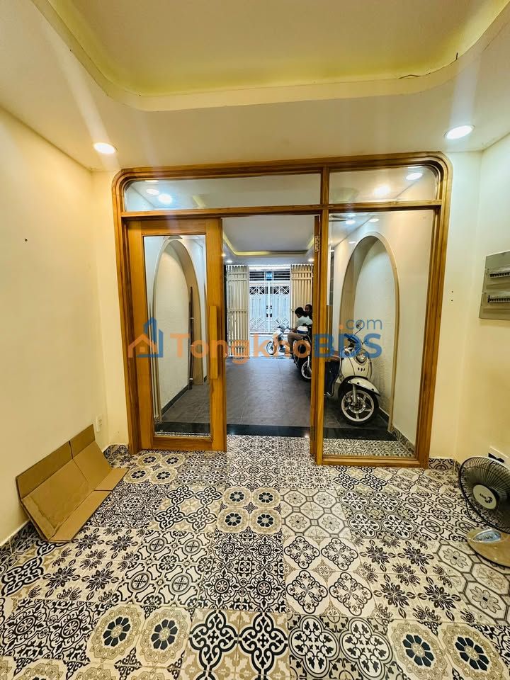 Nhà Cho Thuê Hẻm Xe Hơi P.13 Phú Nhuận - 52.5m² Kinh Doanh Sầm Uất