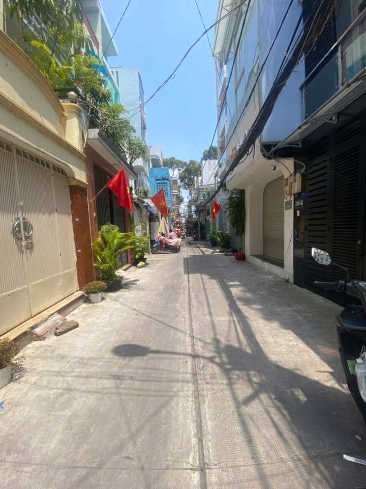 Nhà Nguyên Căn Hẻm Xe Hơi Nguyễn Tiểu La, Q10 - 50m² - 18 Triệu