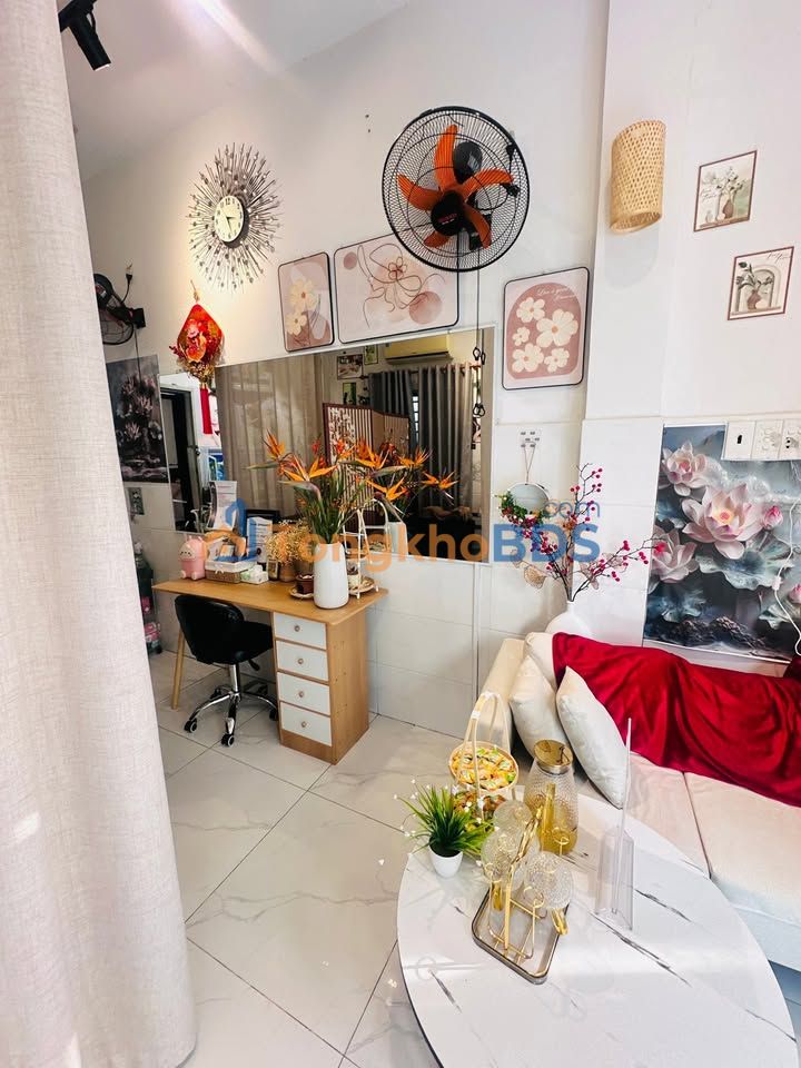 Cho thuê mặt bằng kinh doanh nail - Hẻm xe 16 chỗ, Bình Thạnh