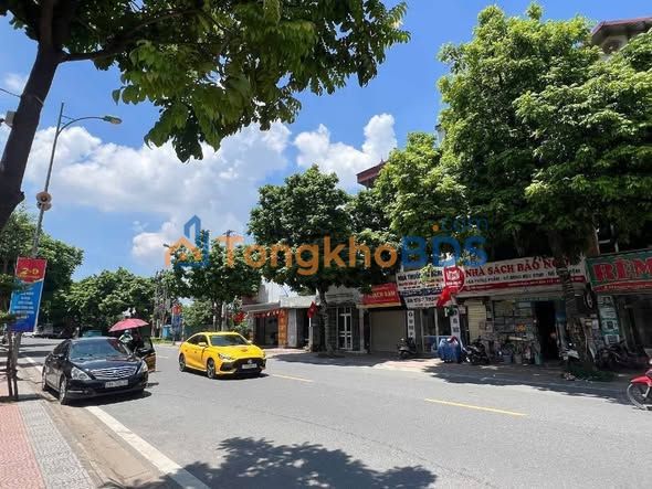 Nha Phuc Loi Long Bien 30m2 6.6 ty - O to vao tan nha