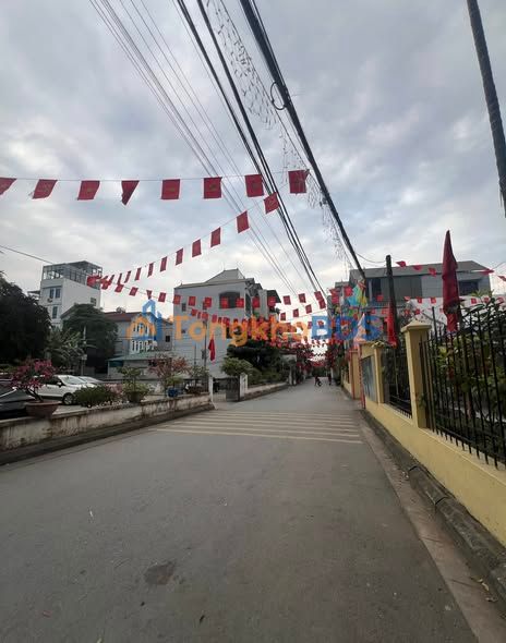 Nhà 5 Tầng Full Nội Thất Đức Giang, Long Biên - 32m² Sổ Đỏ, Ô Tô Đỗ Cửa