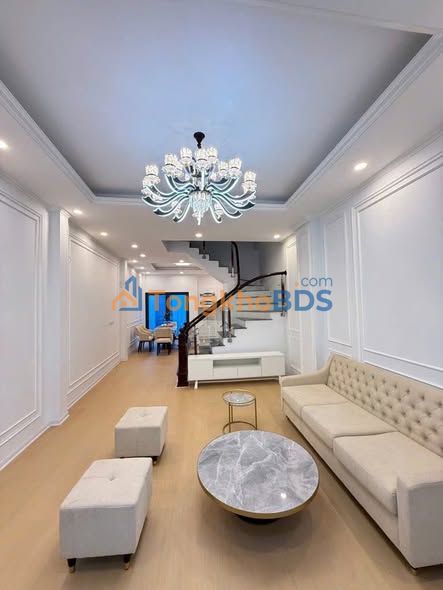 Nhà 68m² Trung Tâm Long Biên - Mới Xây, Ô Tô Đỗ Cổng, Sổ Đỏ Chính Chủ