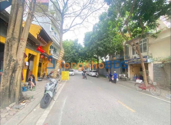 Cho thuê kho xưởng 120m² Việt Hưng, Long Biên - Ô tô tránh, 10 triệu/tháng