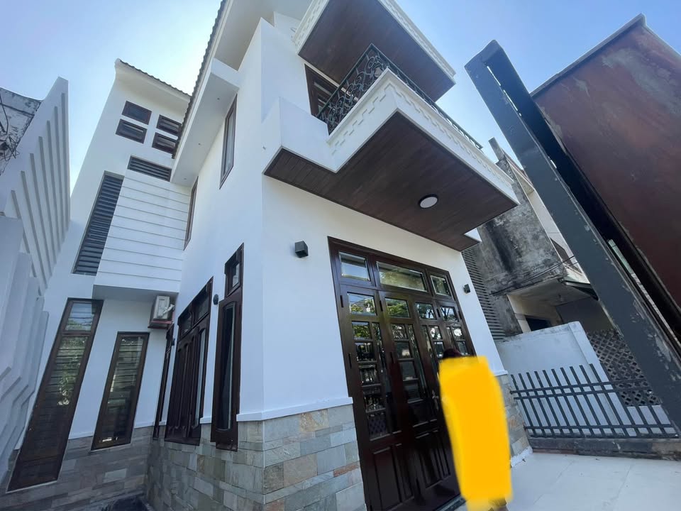 Cho thuê nhà 4 tầng mặt tiền Đặng Văn Ngữ, Đà Nẵng - 150m², giá 25 triệu/tháng