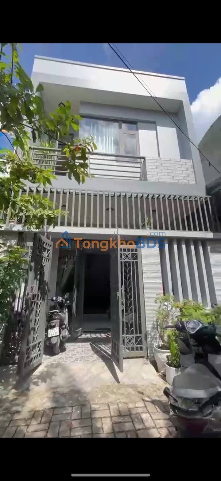 Cho thuê nhà 2 tầng mặt tiền Trà Na, Đà Nẵng - 3PN đủ nội thất