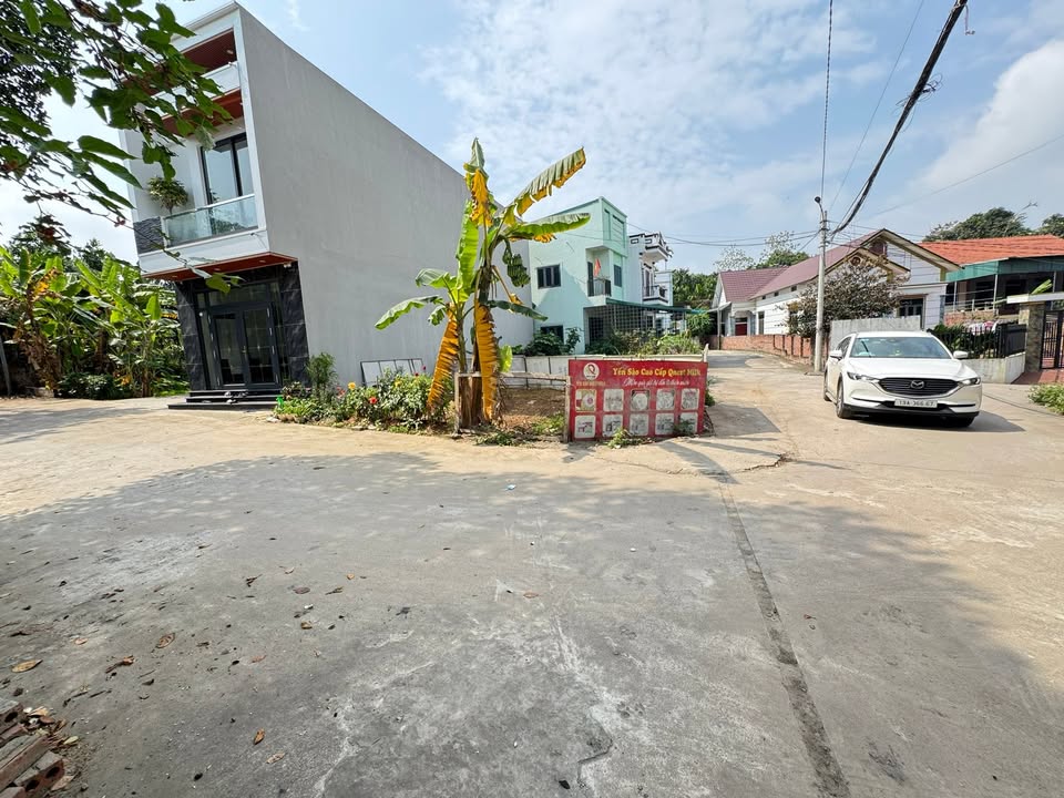 Đất góc 2 mặt tiền 84m² Phú Thọ - Sẵn Sàng Xây Dựng