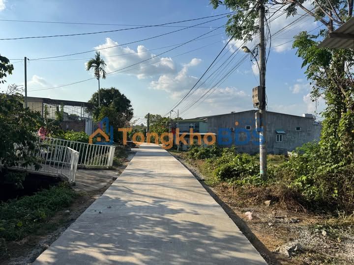 Bán đất Đăk Cấm, Kon Tum 125m² - Sổ đỏ thổ cư, dân cư đông đúc