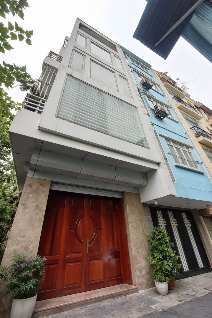 Nhà Mặt Tiền Trần Quốc Hoàn 50m² Lô Góc - Kinh Doanh Tốt, Giá 23 Tỷ