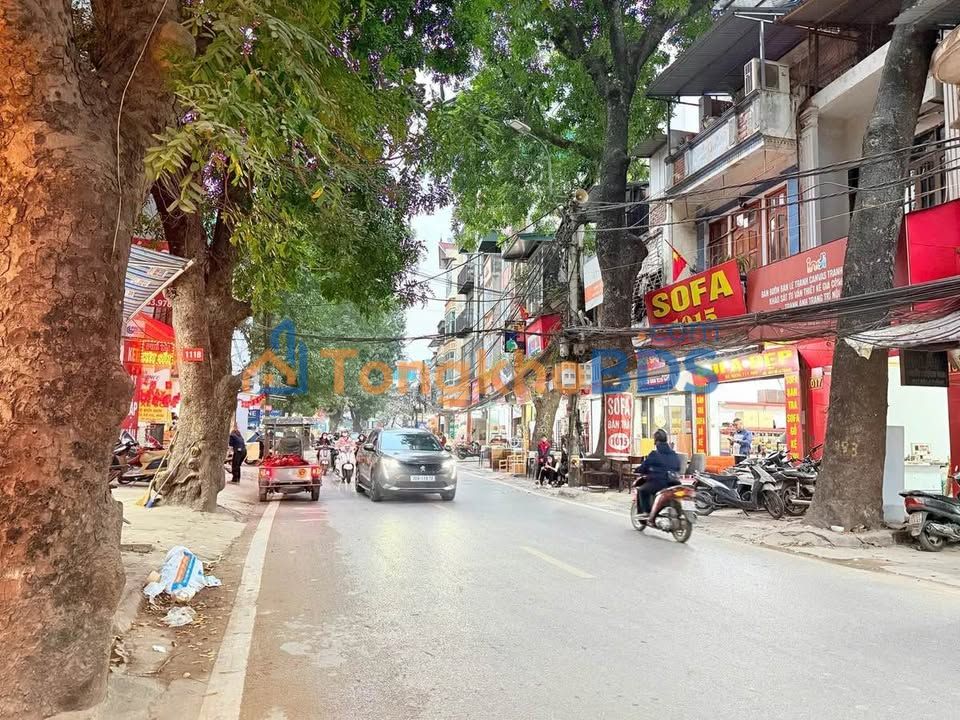 Bán nhà mặt tiền La Thành, Ba Đình - 93m², 3 tầng, vỉa hè 4m