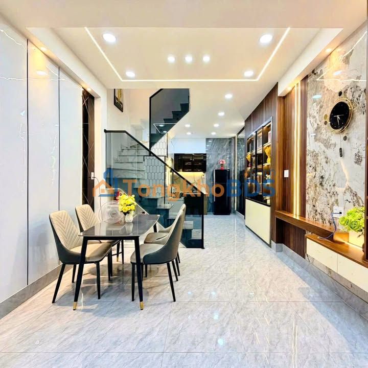 Nhà Đẹp 2 Lầu Full Nội Thất - Gò Vấp, 4 Tỷ, Hẻm 1 Trục