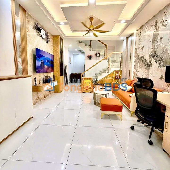 Nhà 2 Lầu Hẻm Xe Hơi Gò Vấp 40m² Giá 5.07 Tỷ - Sẵn Sàng Dọn Vào Ở Ngay!