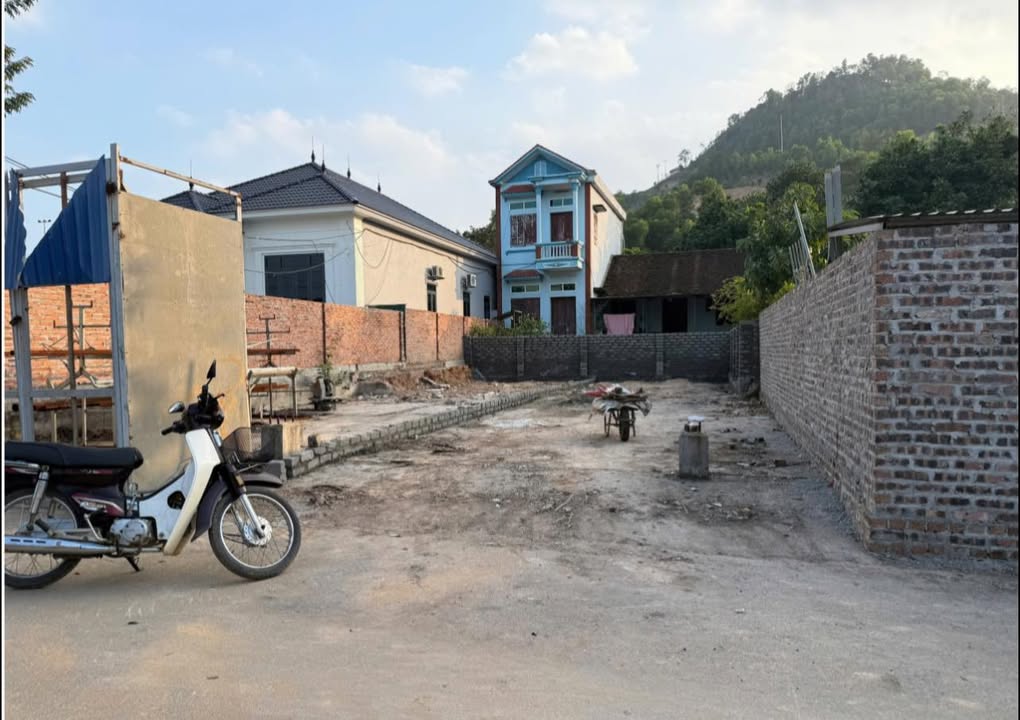 Bán Đất Nền 100m² Hồng Thái, Việt Yên - Sổ Đỏ Sẵn, Giá Đầu Tư 1.8 Tỷ