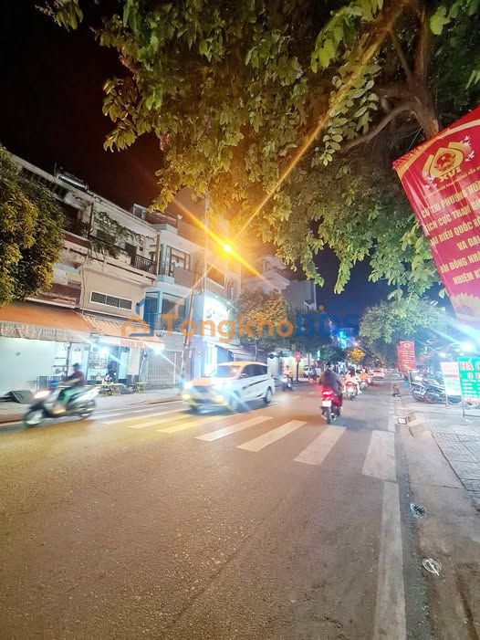 Nhà Mặt Tiền Âu Cơ, Quận 11 - 78.6m² Nở Hậu - 8 Tỷ TL