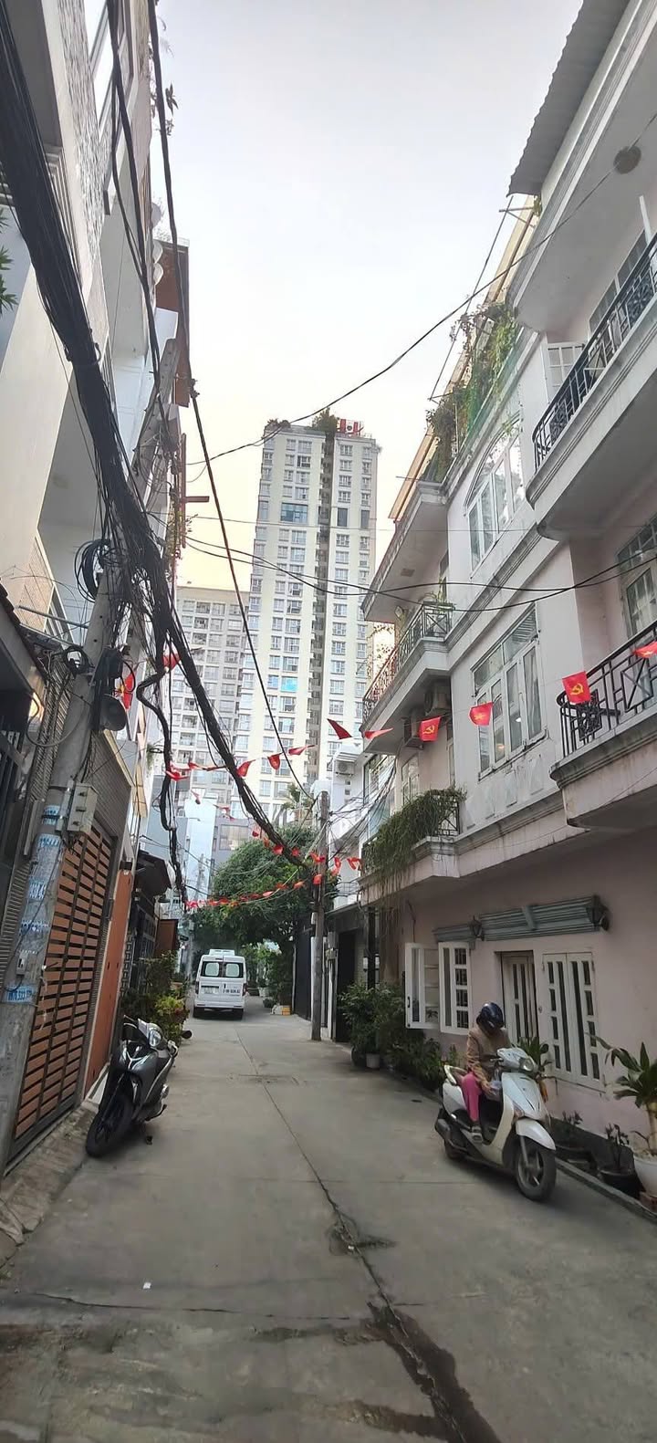 Căn hộ dịch vụ 96m² Nguyễn Thị Thập, Quận 7 - Kinh doanh & Ở tốt, 11.4 tỷ