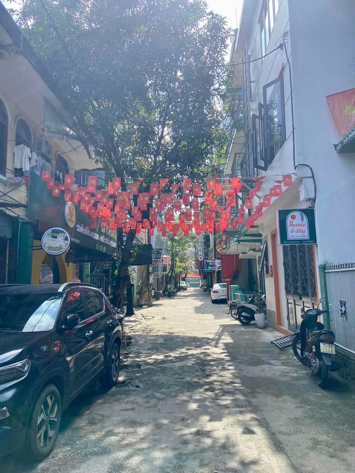 Nhà 2 Mặt Tiền Kiệt Ô Tô Nguyễn Huệ, Huế - 52m² + Sân Vườn 20m² - Giá 2.9 Tỷ