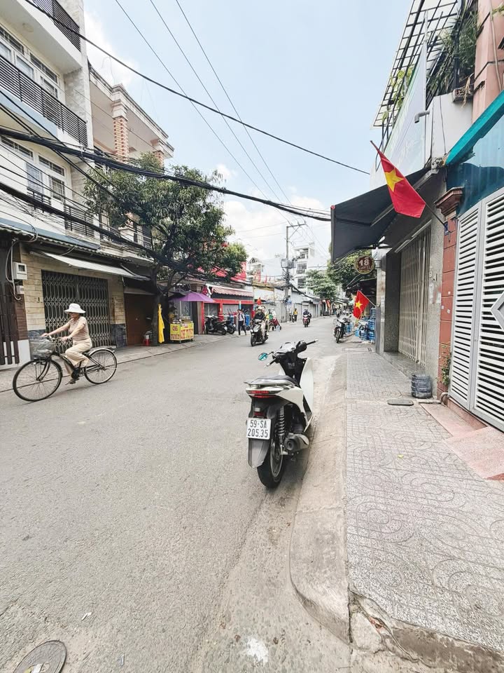 Nhà Hẻm Tô Hiệu Tân Phú 53m² Nhỉnh 5 Tỷ - Sẵn Sàng Xây Mới