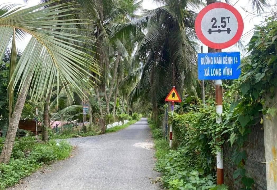 Đất nền Long Vĩnh, Gò Công Tây - 210m² Mặt tiền kênh, Giá 400 triệu