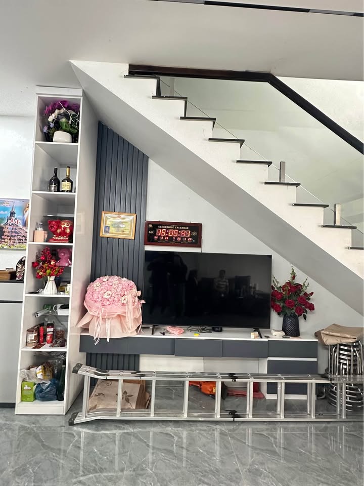 Nhà 2 Tầng Mặt Đường Vật Tư, Yên Bái - 121m² Giá Tốt