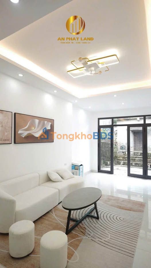 Nhà 2 Tầng Mới Xây, Trung Tâm TP Hoa Lư - 70m², Ô Tô Đỗ Cửa