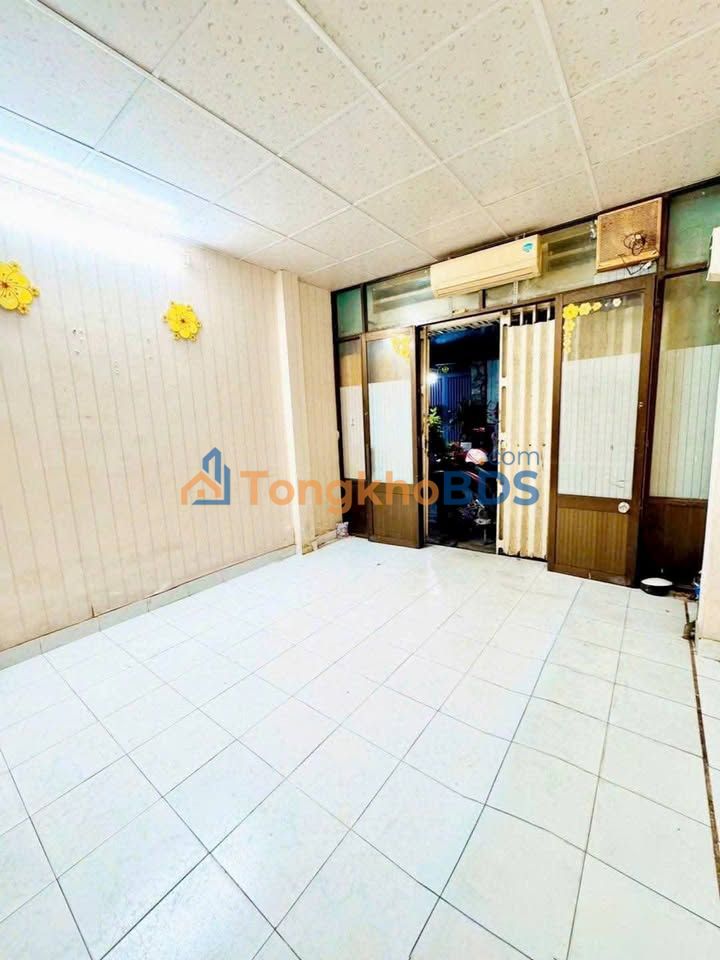 Nhà 1 Trệt 1 Lầu Hẻm Thông Cmt8 Tân Bình, 28m², 3.2 Tỷ