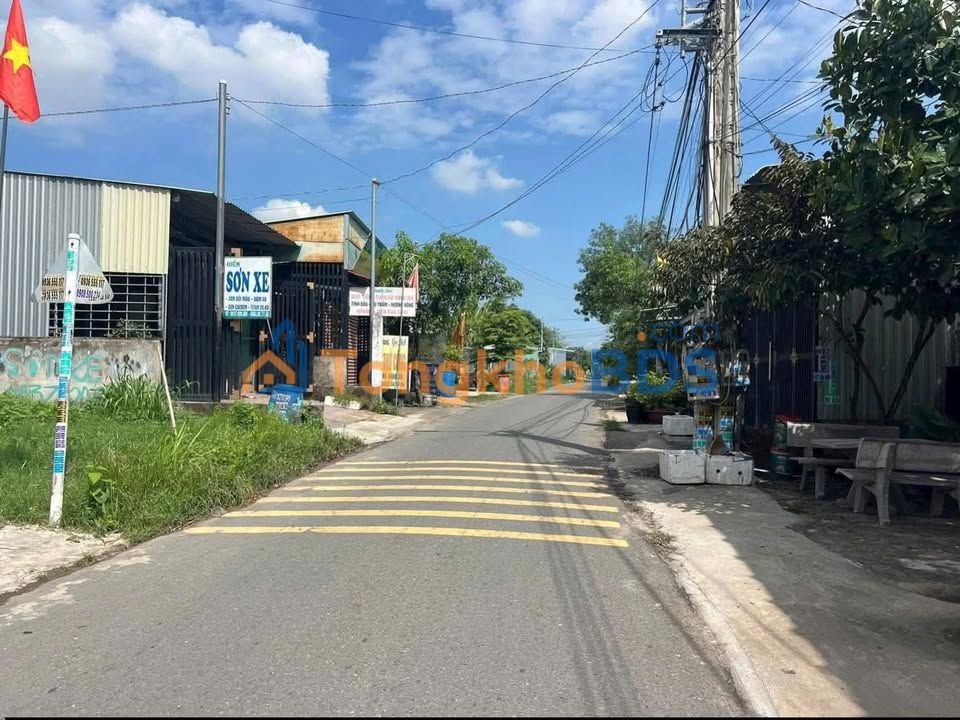 Nhà Mặt Tiền Đường Tân Định, Bến Cát - Kinh Doanh Sầm Uất 2.2 Tỷ