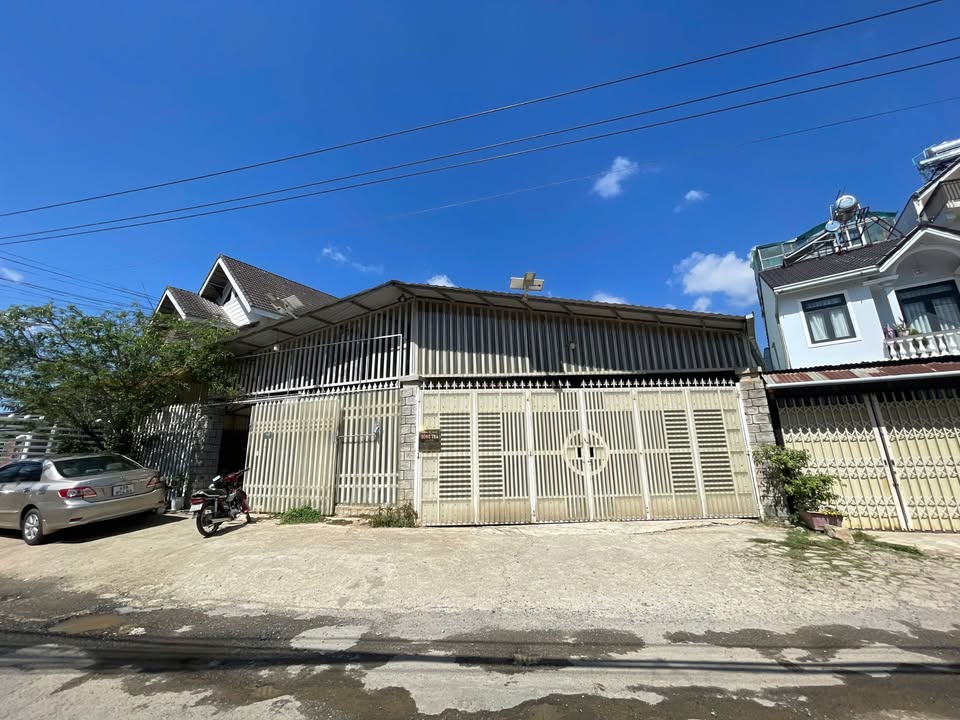 Nhà Mặt Tiền Kinh Doanh Đà Lạt - Ngang 17m, 300m², 15.2 Tỷ