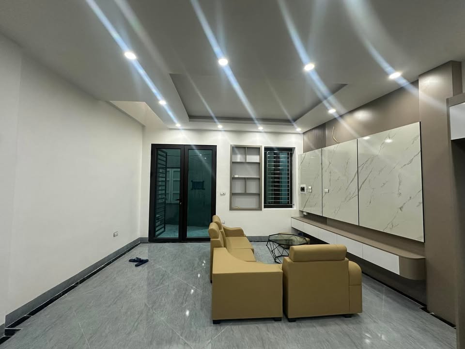 Nhà 35m² 5 Tầng Chính Chủ Bán Gấp - Quỳnh Đô, Ba Đình