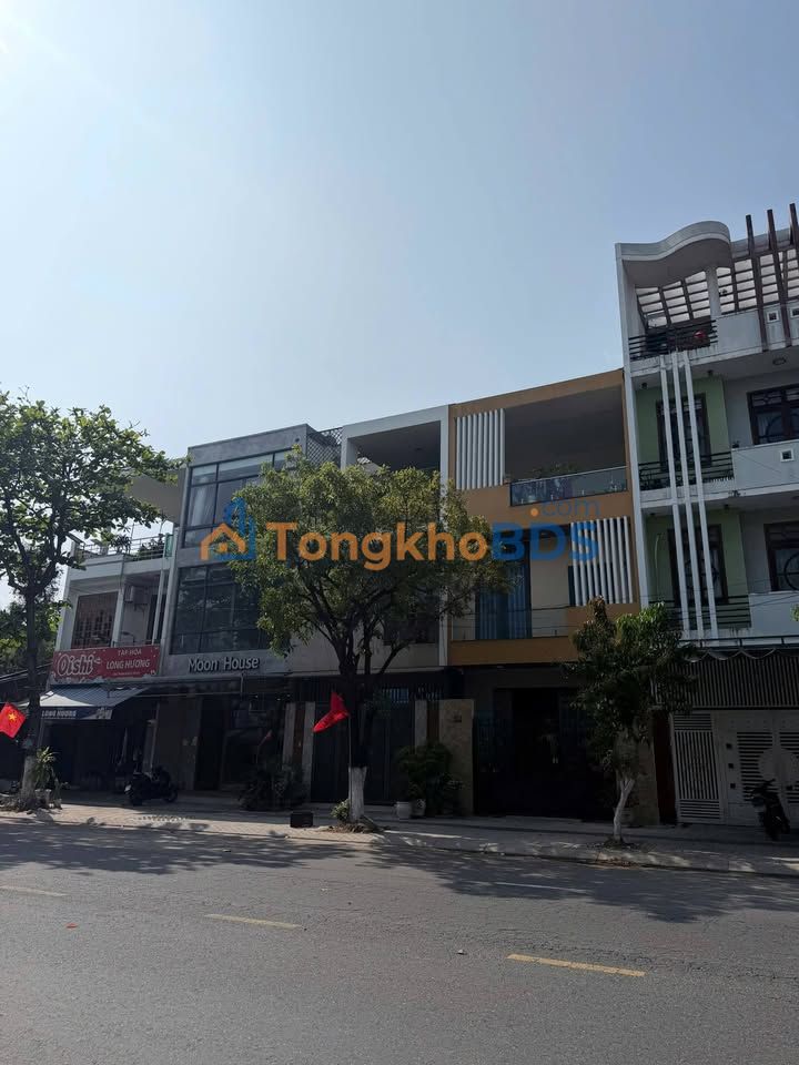 Nhà Mặt Tiền Biển Sơn Trà 102m² - Dòng Tiền 22 Triệu/Tháng - Đầu Tư Vàng