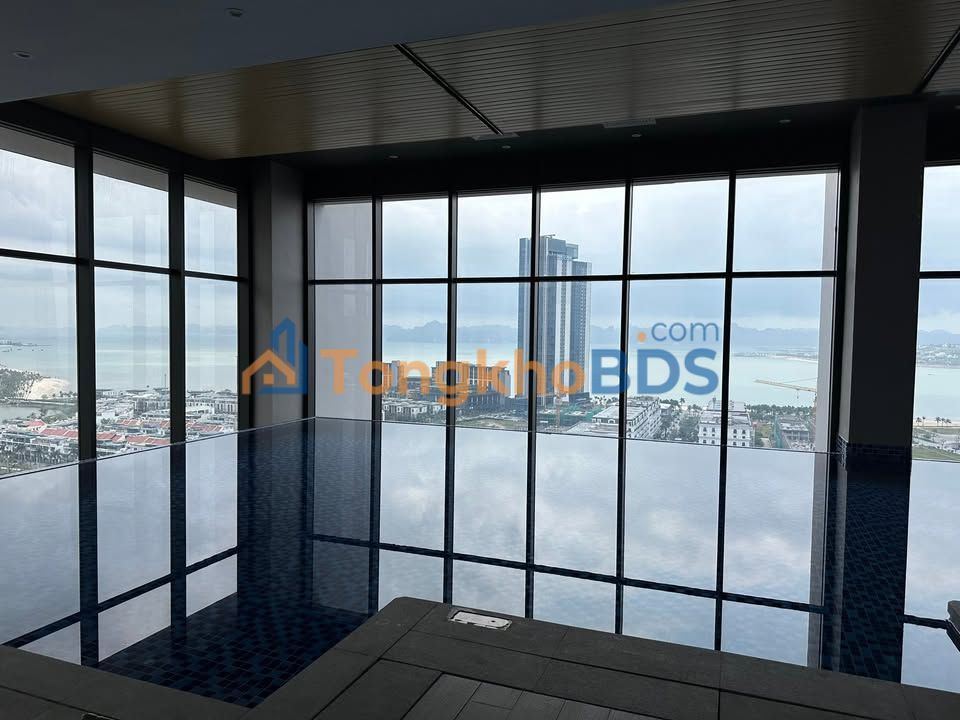 Chung cư Icon40 Hạ Long 33m² giá 1.7 tỷ - Sổ hồng sắp có, view biển đẹp