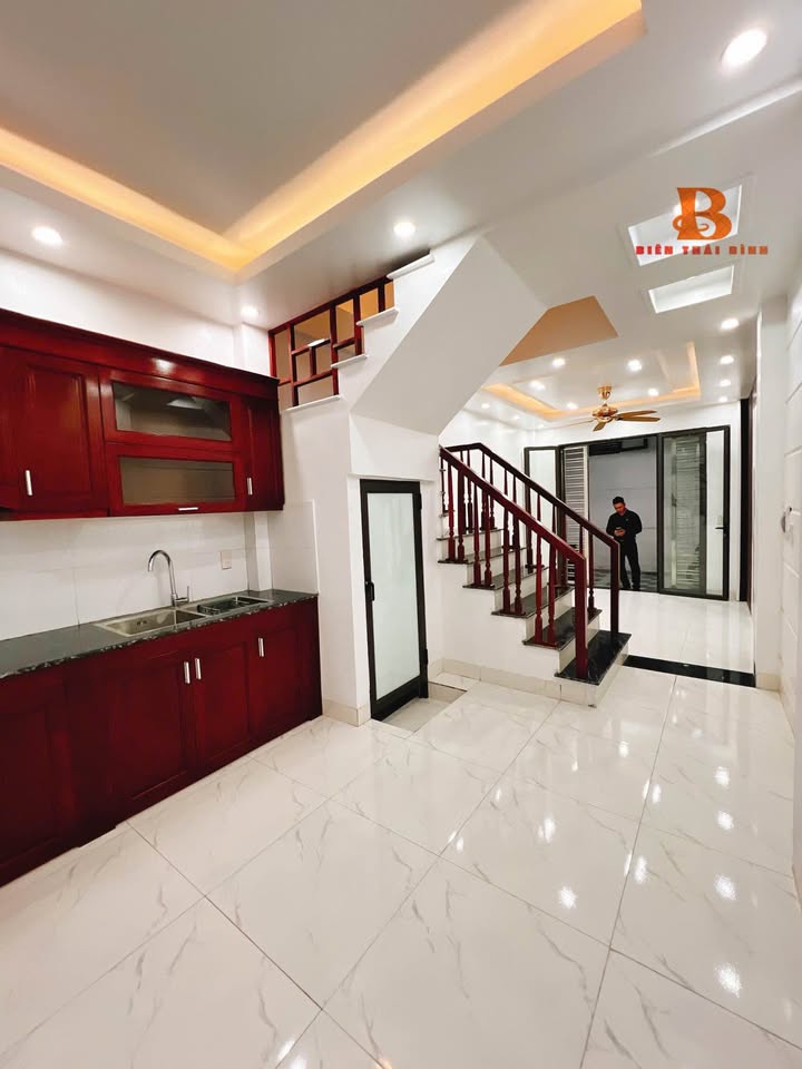Nhà 3 Tầng Phan Bá Vành, Thái Bình - 35m² Hướng Bắc, Giá 2 Tỷ