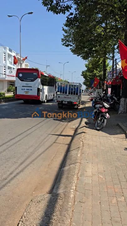 Mặt tiền QL14 Đăk Hà 135m² - Kinh doanh sầm uất, giá 2 tỷ