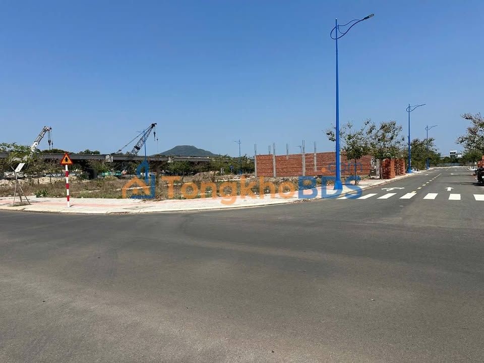 Đất Nền Góc 2 Mặt Tiền 118m² - Trục Chính 26m, P. Long Tâm, Bà Rịa