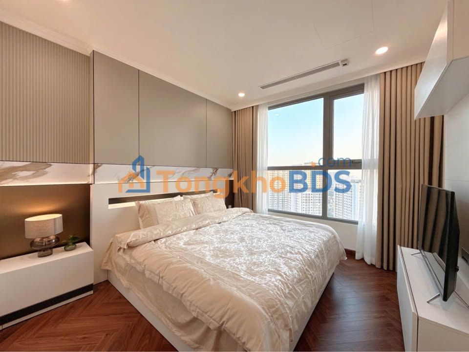 Bán gấp căn hộ Times City Park Hill 106m² - 3PN, view bể bơi 13.x tỷ