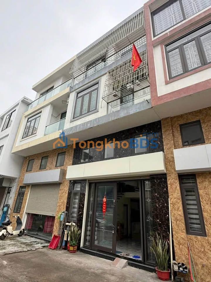 Nhà 3 Tầng Ngõ 28 Cao Xanh, Hạ Long - 45m² Giá 2.85 Tỷ, Full Nội Thất