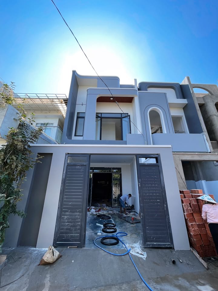 Nhà 90m² Âu Cơ, Quy Nhơn - 2.45 Tỷ, Sổ Hồng Thổ Cư, Dọn Vào Ở Ngay!