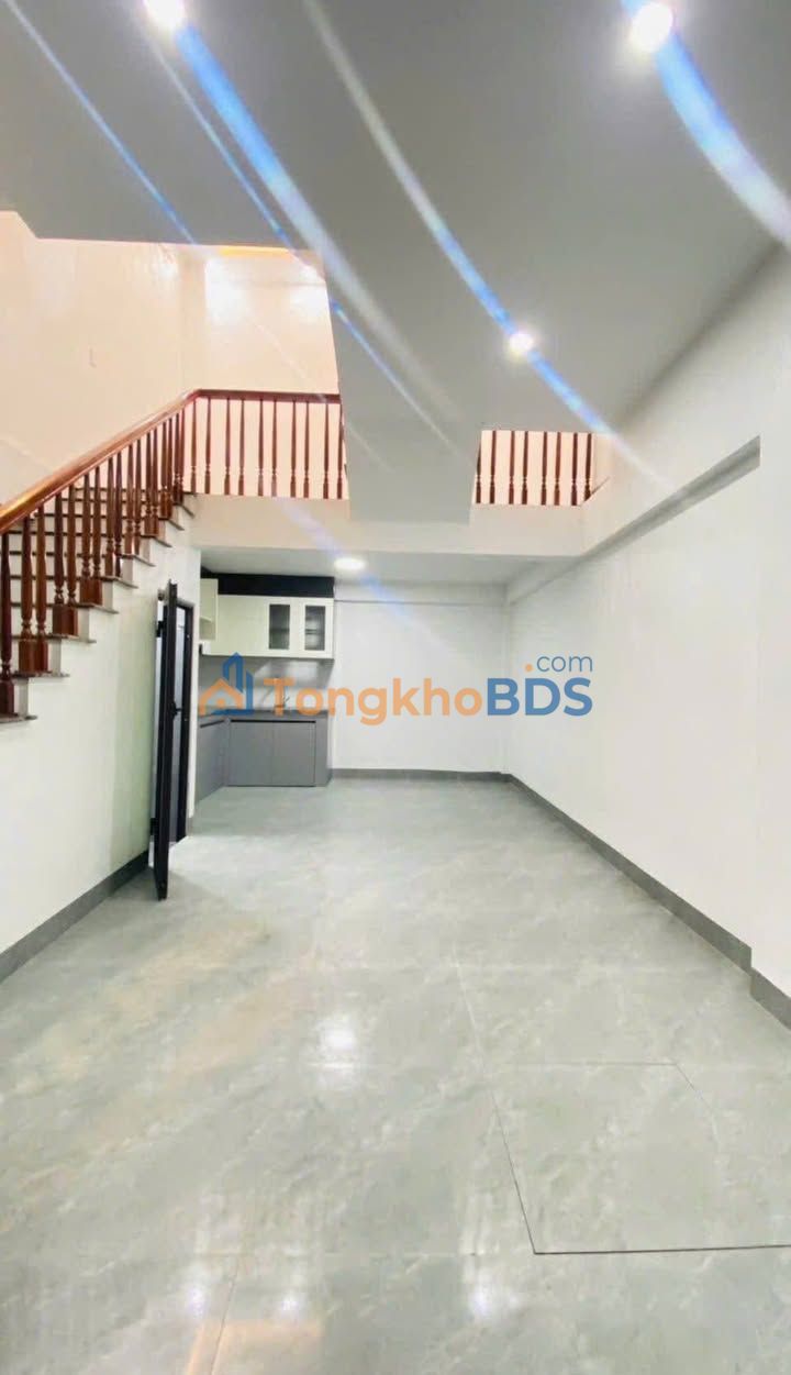 Nhà 4 Tầng Đường Lý Bôn, Thái Bình - Full Nội Thất, Giá 1.5 Tỷ